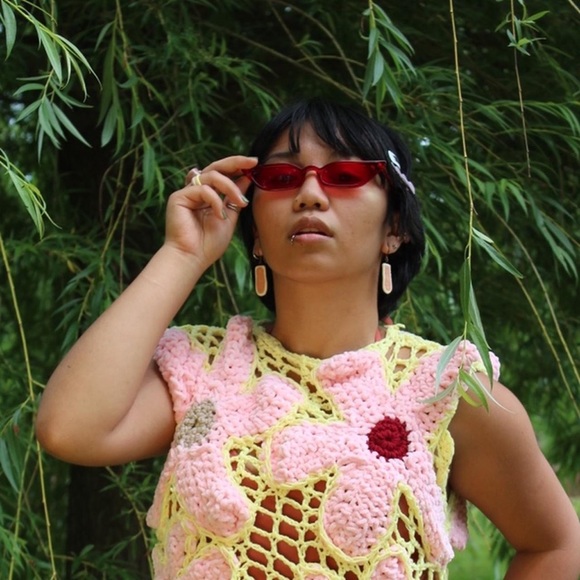 Red Slim Cat Eye Sunglasses - PLEASE COMMENT BEFORE BUYING - Picture 1 of 4